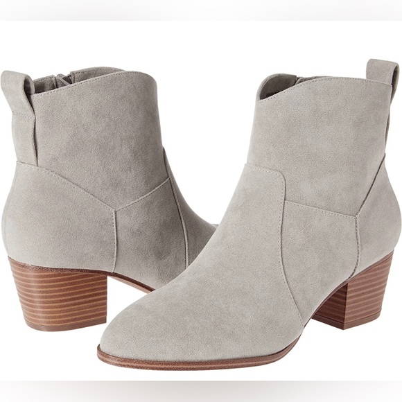 Amazon Essentials gray booties, size 7.5 - worn once! Western suede - Picture 1 of 6